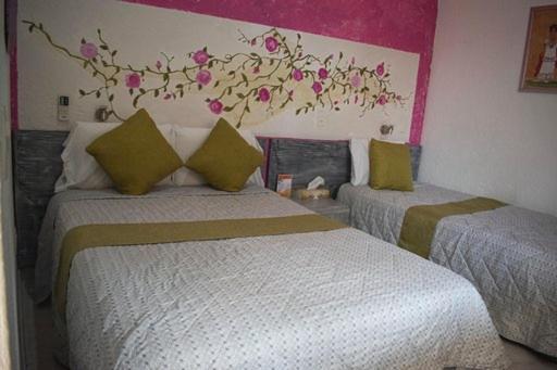 Triple Room,989227405:JPEG